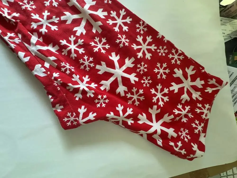 No Boundaries Red and White Snowflake Print Pajama Leggings